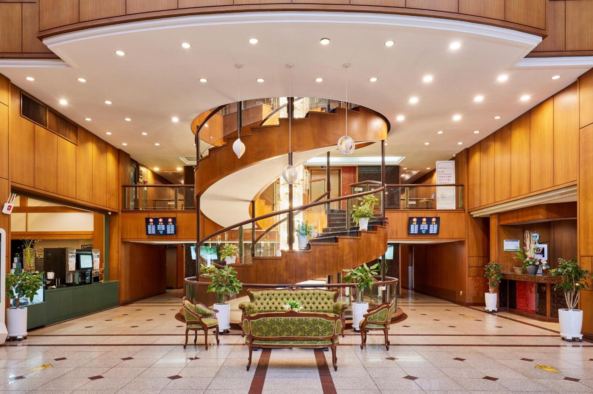 Osaek Greenyard Hotel Янъян Экстерьер фото
