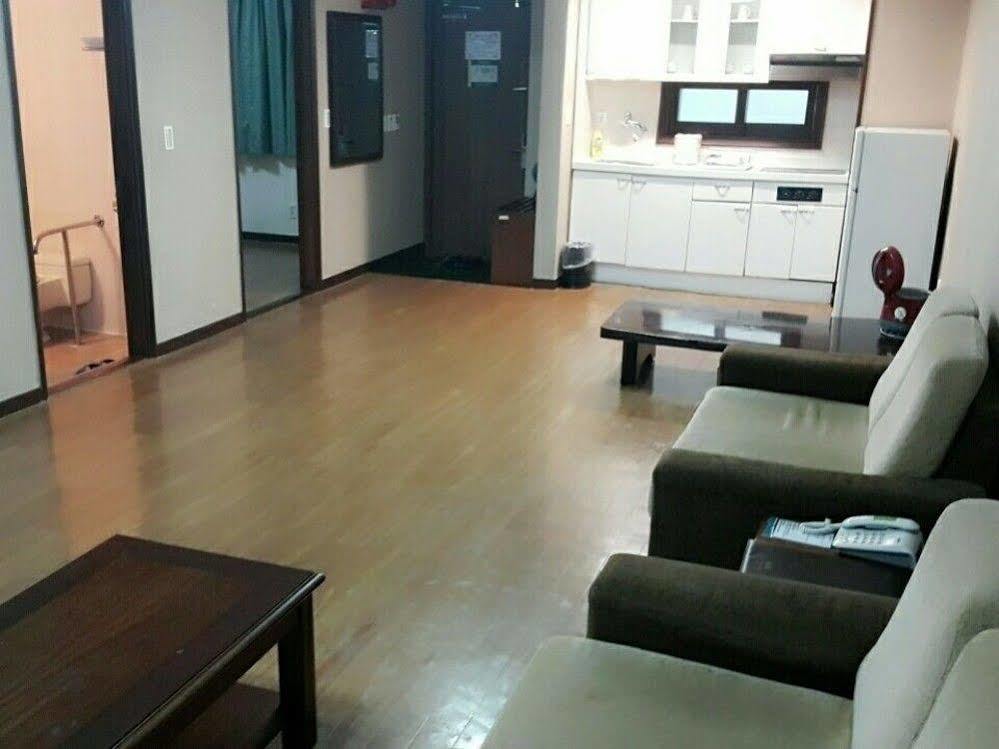 Osaek Greenyard Hotel Янъян Экстерьер фото